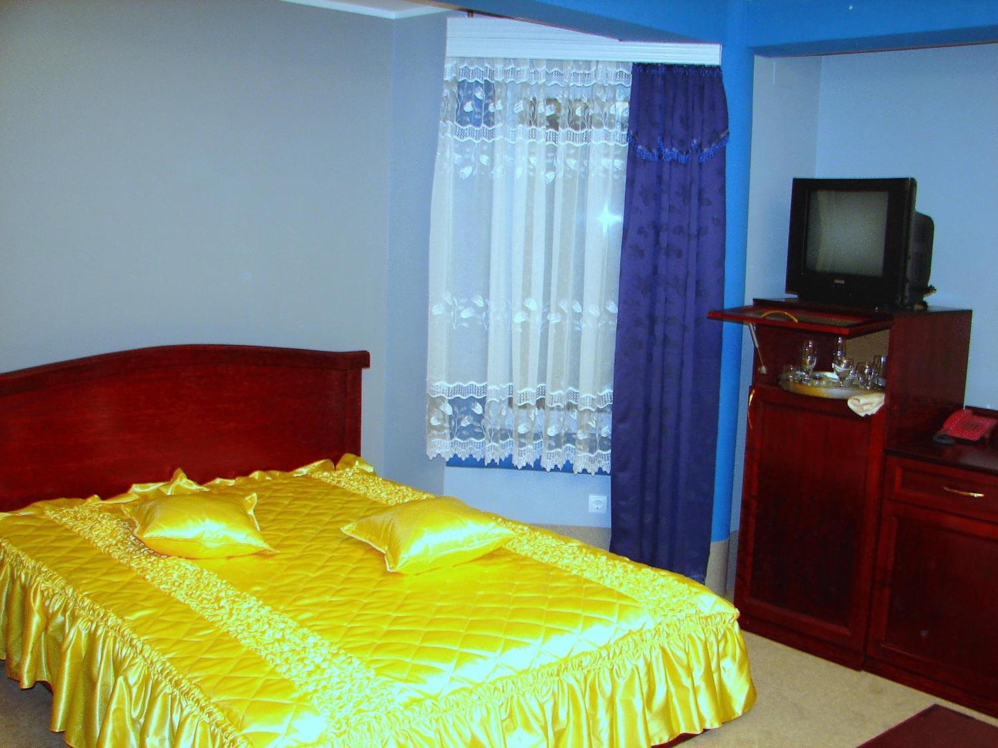 Hotel Vila Mitic Luxx Spa Centar Leskovac  Ngoại thất bức ảnh