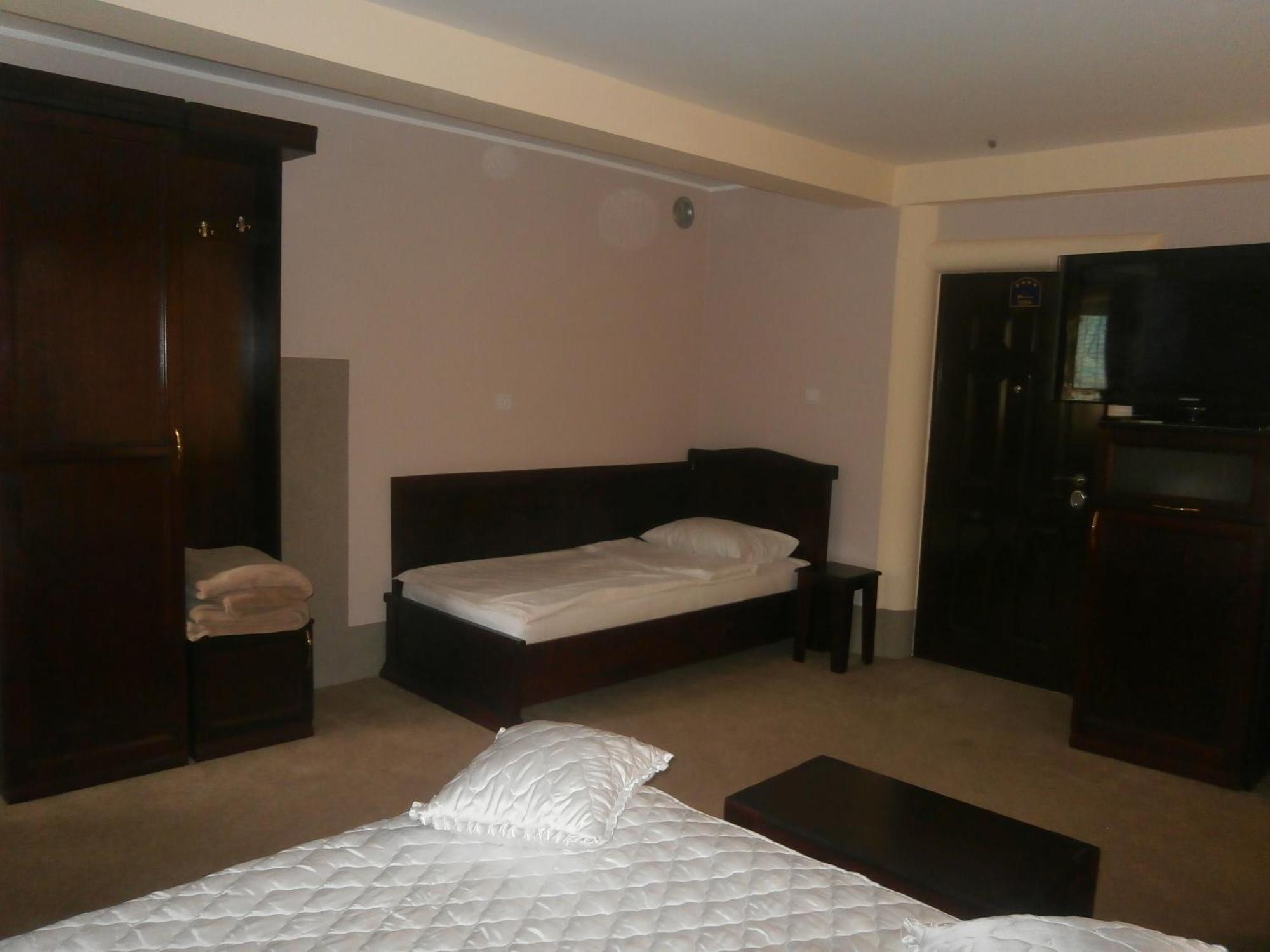 Hotel Vila Mitic Luxx Spa Centar Leskovac  Ngoại thất bức ảnh