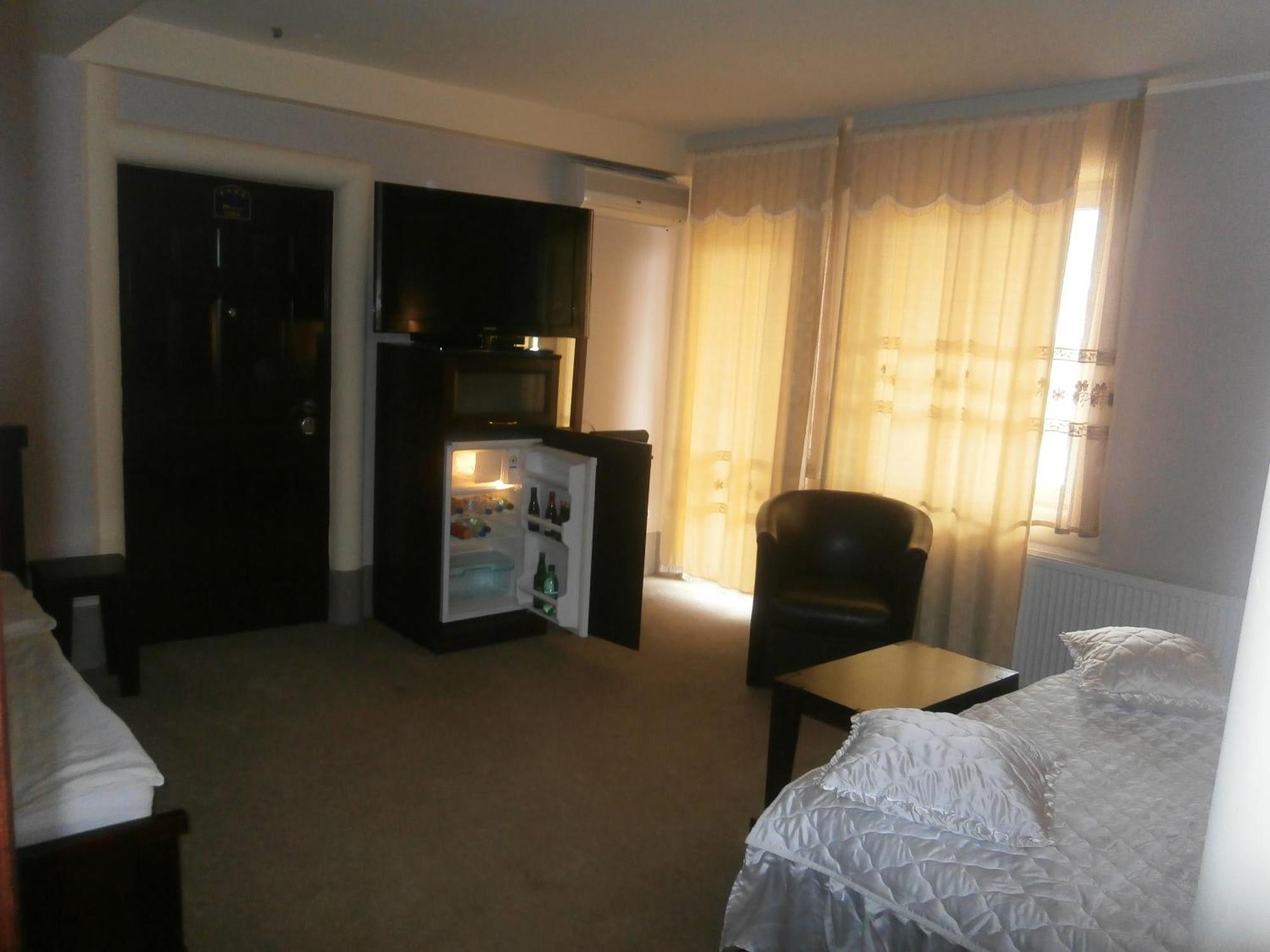 Hotel Vila Mitic Luxx Spa Centar Leskovac  Ngoại thất bức ảnh