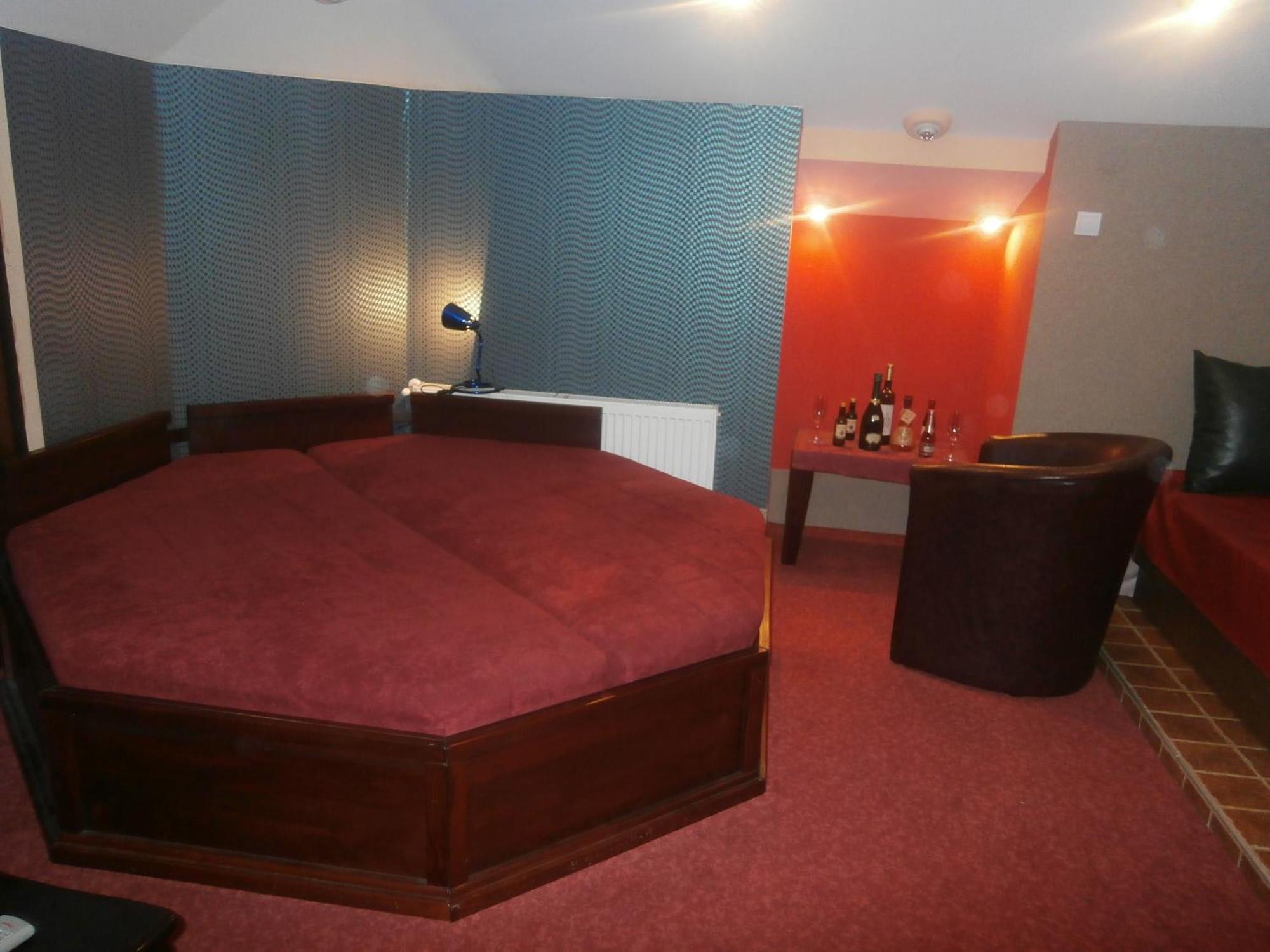 Hotel Vila Mitic Luxx Spa Centar Leskovac  Ngoại thất bức ảnh