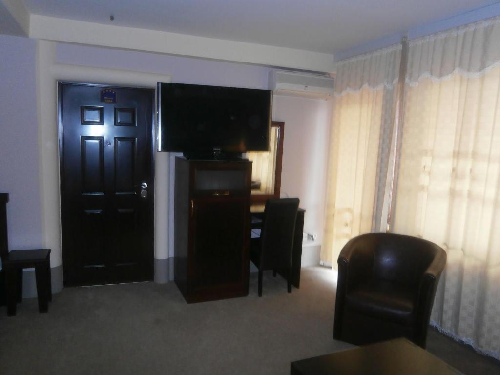Hotel Vila Mitic Luxx Spa Centar Leskovac  Ngoại thất bức ảnh