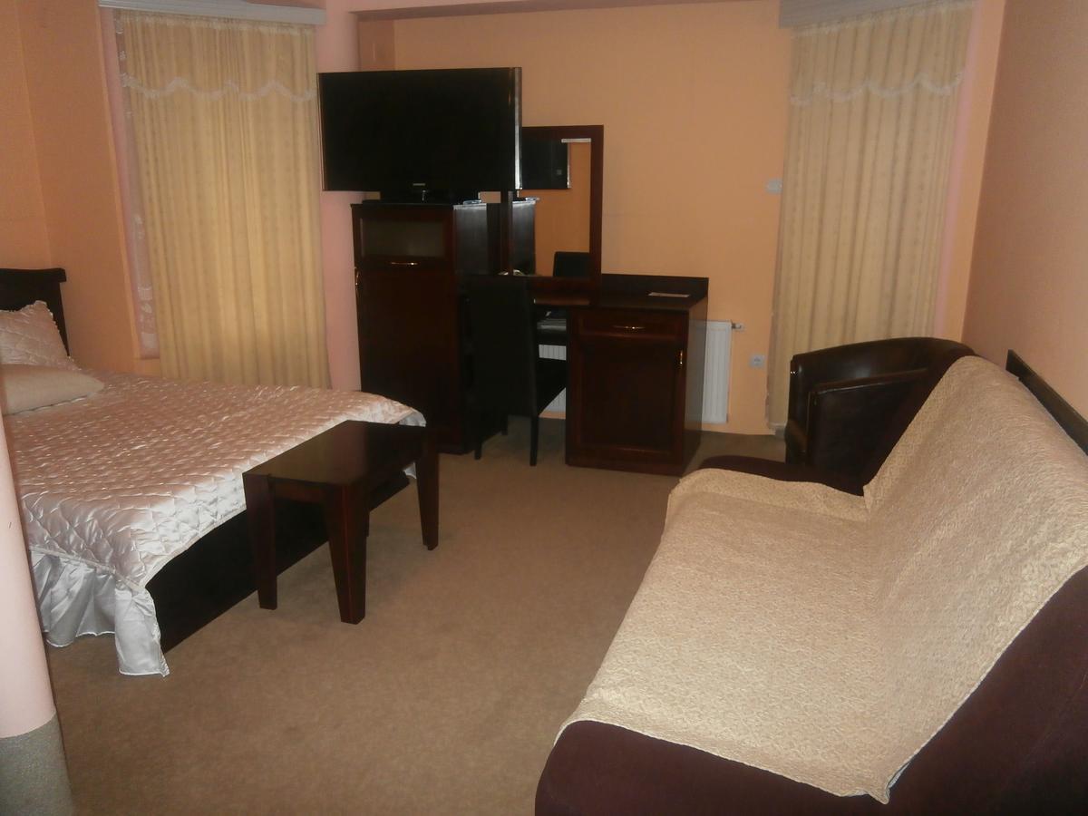 Hotel Vila Mitic Luxx Spa Centar Leskovac  Ngoại thất bức ảnh