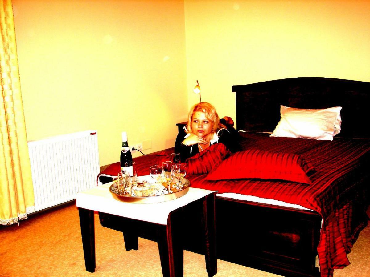 Hotel Vila Mitic Luxx Spa Centar Leskovac  Ngoại thất bức ảnh