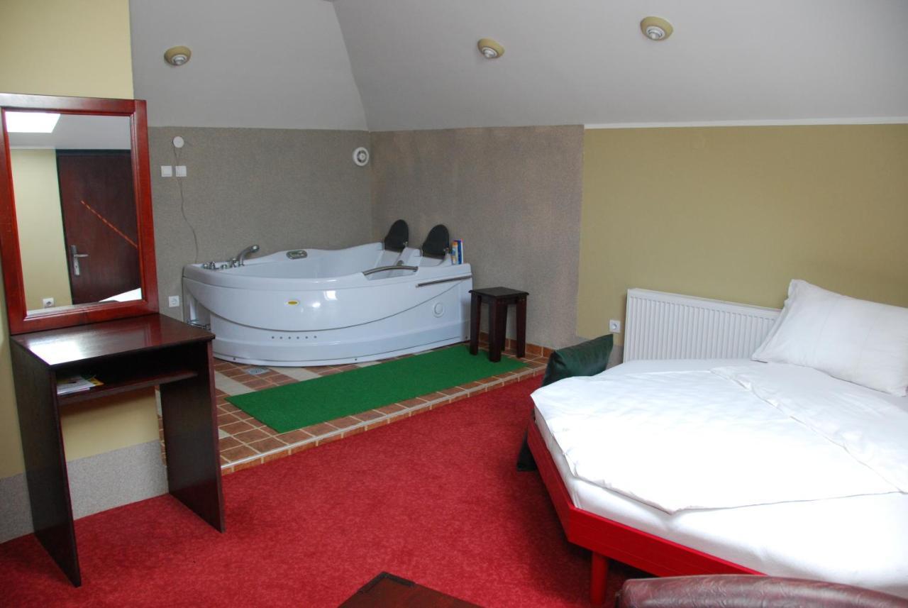 Hotel Vila Mitic Luxx Spa Centar Leskovac  Phòng bức ảnh